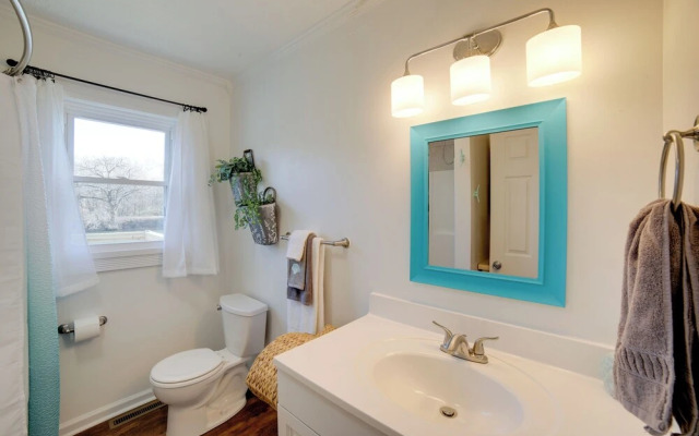Charming Riverfront Retreat in Monticello!