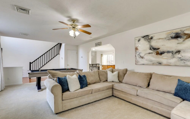 Pet-friendly Pocono Vacation Rental w/ Lake Access