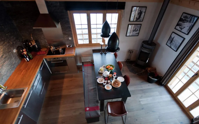 A Beautifully Located, Detached Chalet With Delightful Views in La Tzoumaz