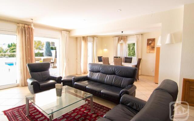 Abahana Villas Baladrar