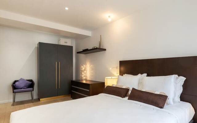 Stunning 2 Bed Apartment, Sleeps 4