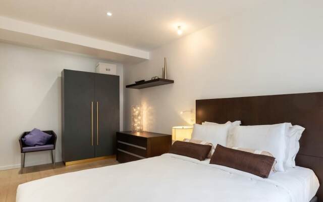 Stunning 2 Bed Apartment Sleeps 4