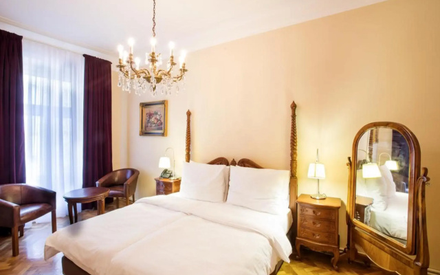 Hotel U Zlatého Stromu Prague by BHG