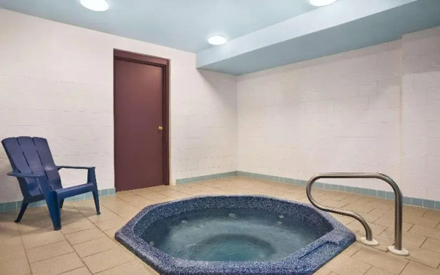 Days Inn By Wyndham Leamington