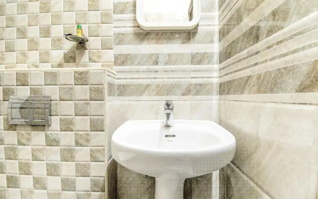 OYO 4324 Hotel Emerald Manor