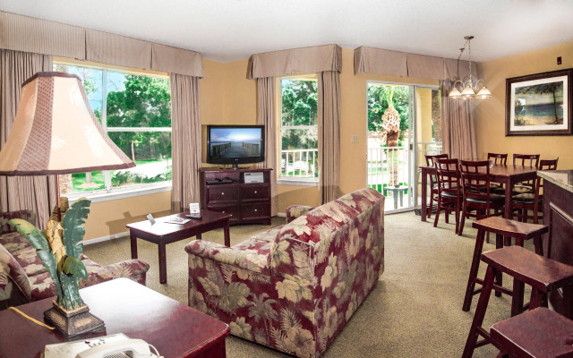 Parc Corniche Condominium Suite Hotel