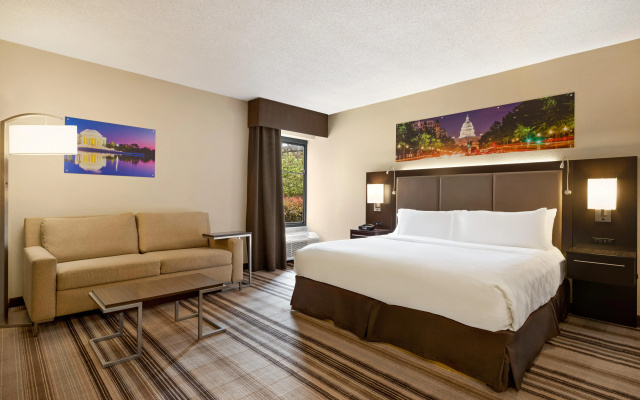 Holiday Inn Washington-Dulles International Airport by IHG