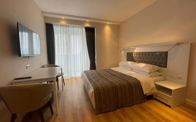 Leo Group Luxury Apartment 2426 Alliance Palace