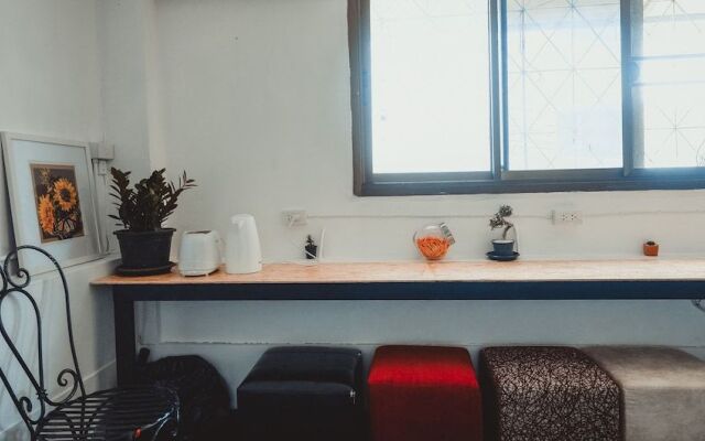The Hubs Hug Hostel