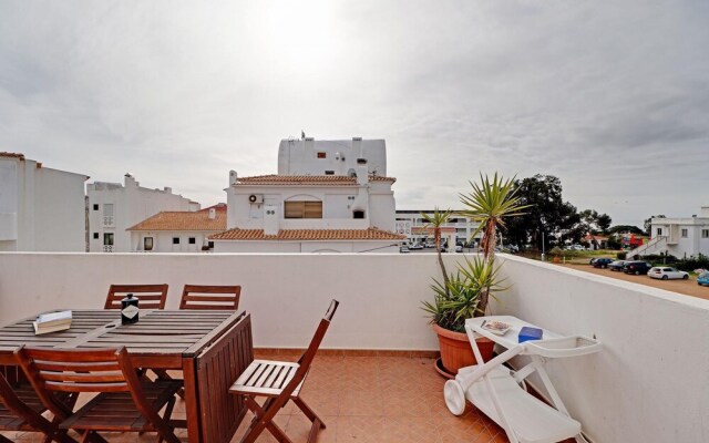 Albufeira Central 1 by Homing