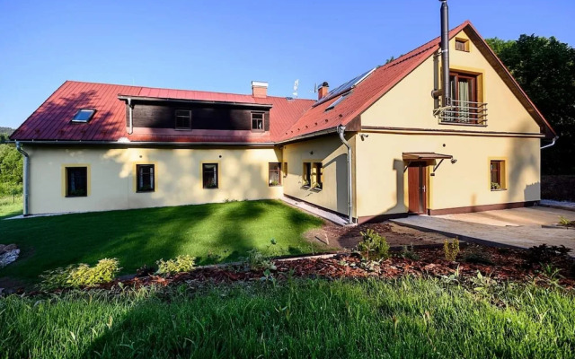 Villa Near Prkenny Dul With Sauna