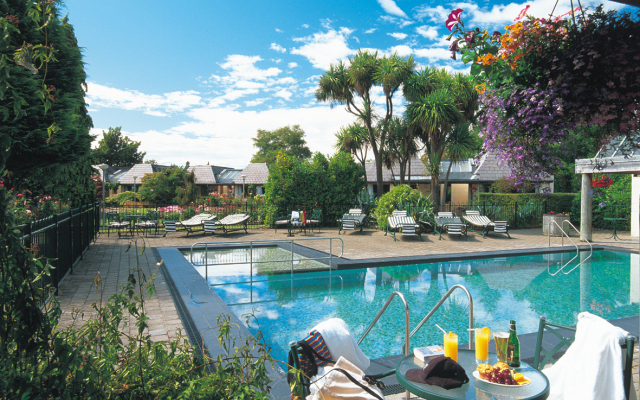 Distinction Te Anau Hotel And Villas