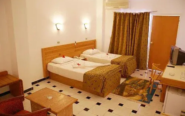 Nefertiti Sun Flower Hotel