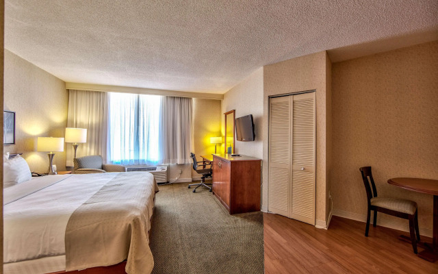 Radisson Hotel Montreal Airport