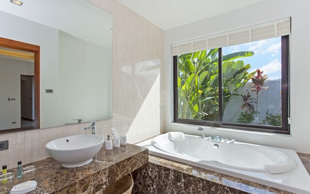 Natural Villa by Holiplanet