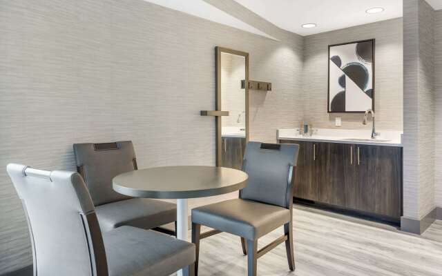Cambria Hotel Niagara Falls