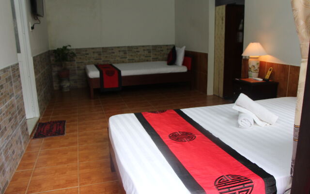 Red Ceramics Homestay