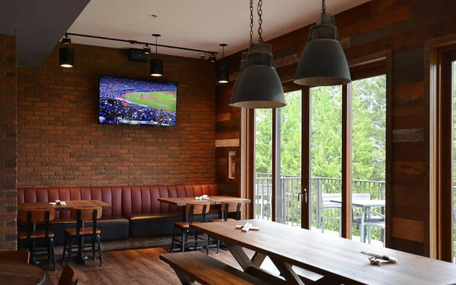 Pender Harbour Hotel