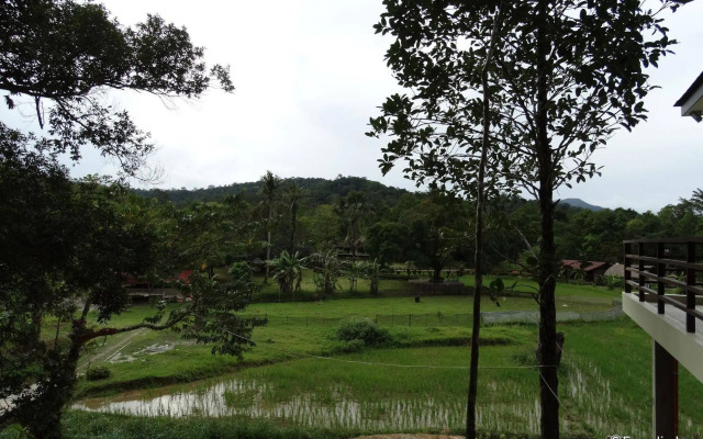 Sheridan Organic Farm and Eco Village
