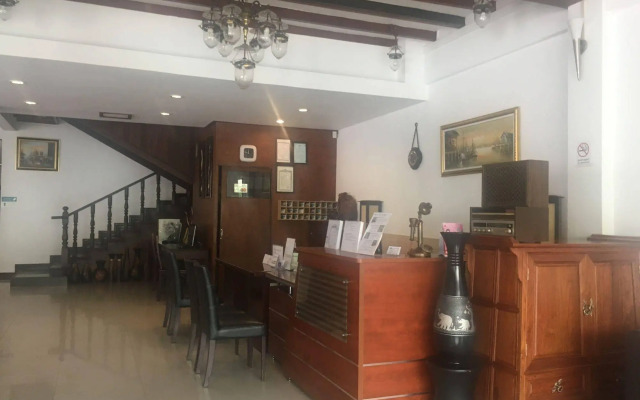 AV Hotel