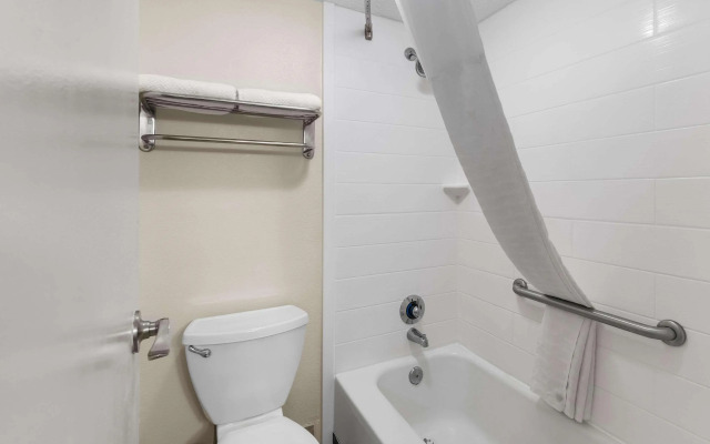 Quality Inn Tullahoma