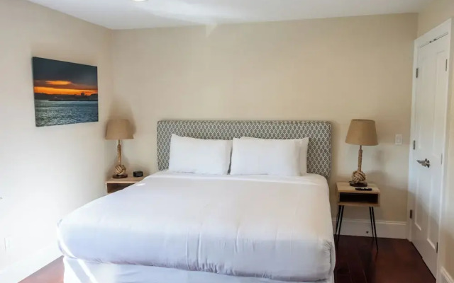 The East Island Reserve Hotel