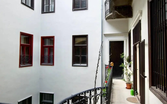 Premium Apartment by Hi5-Vaci str. 3 bedroom (219)