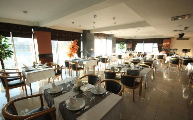 Hotel Palm City Akhisar