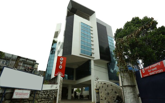 OYO 9116 Thamburu International Hotel