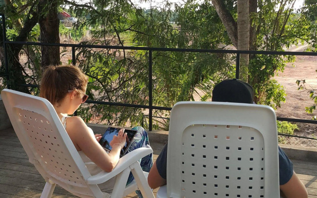 Hangover Hostels Seeduwa