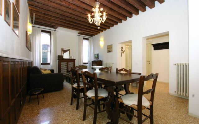 City Apartments - Leonardo