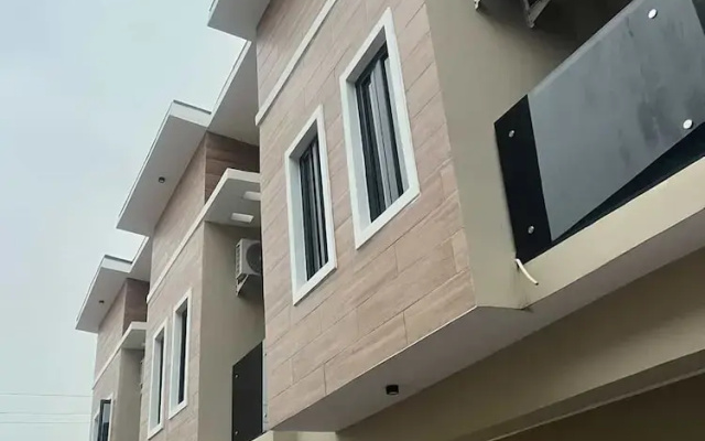 Joyzy Haven Luxury Service Apartment