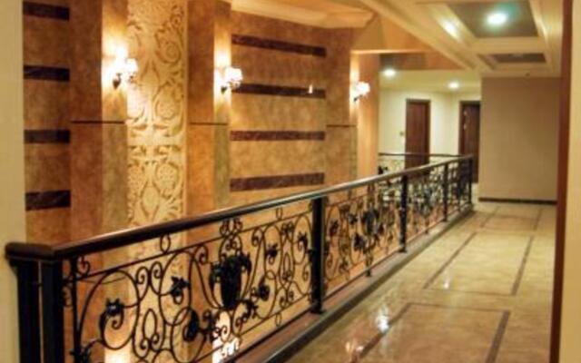 Apple Green Hotel