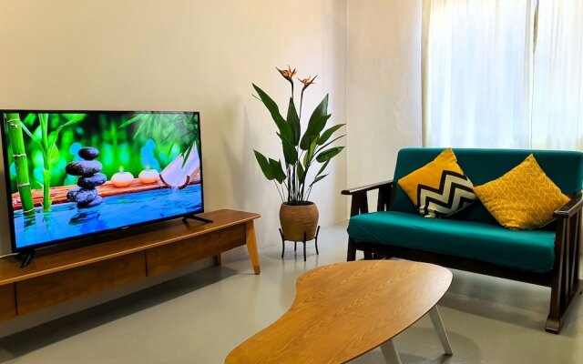 Cloth Art Homestay near Jonker&Pahlawan