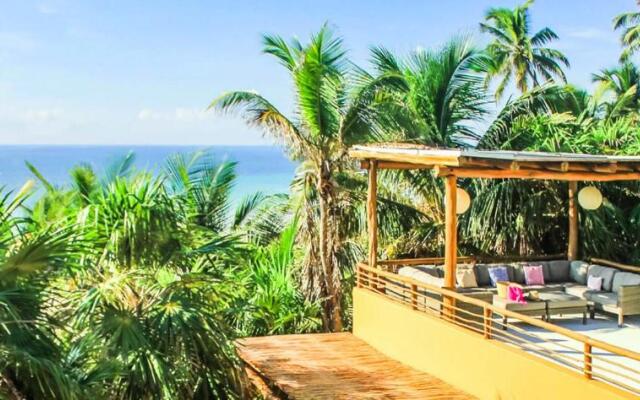 All inclusive beachfront villa in Sian kaan