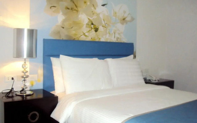 Queen Margarette Hotel - Downtown