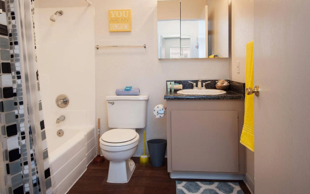 Sunshine Suites at Midway