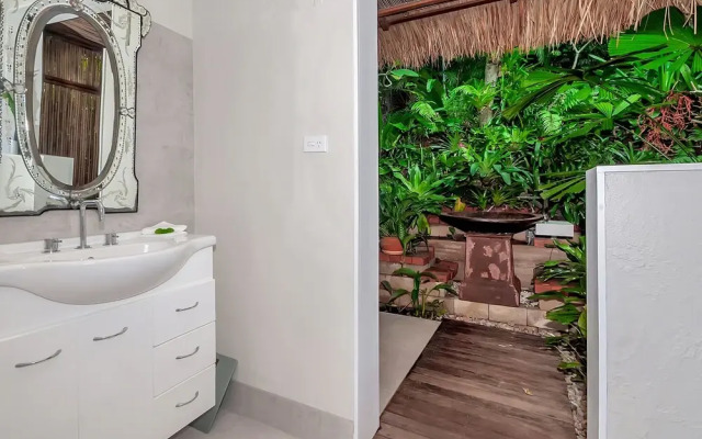 Unique, Tropical Rainforest Getaway