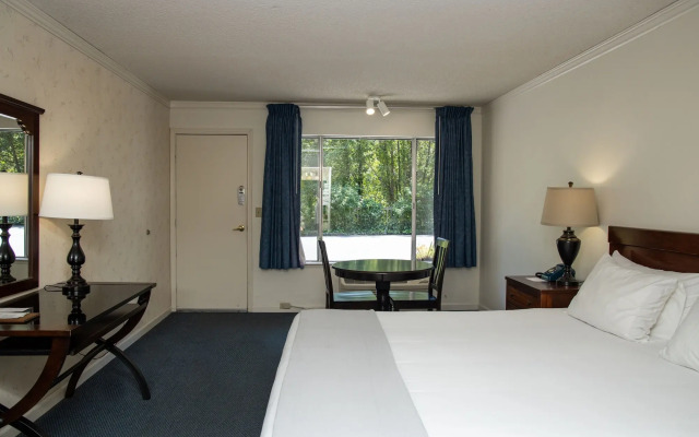 The Occidental Lodge