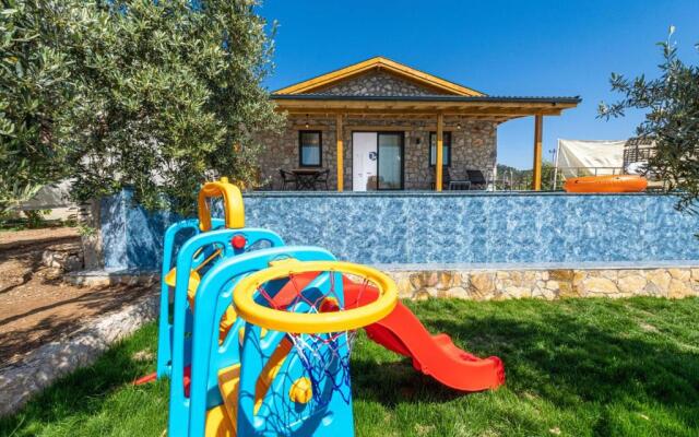 Beyza- Fethiye'de 2+1 Jakuzili Villa