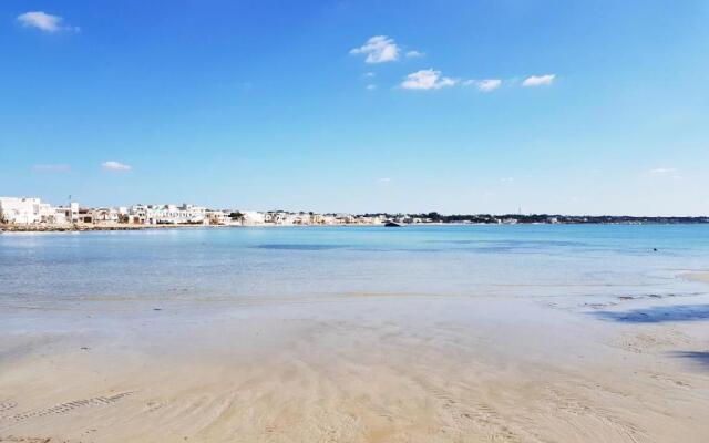 Luxury Holiday Home With Swimming Pool in Torre Lapillo