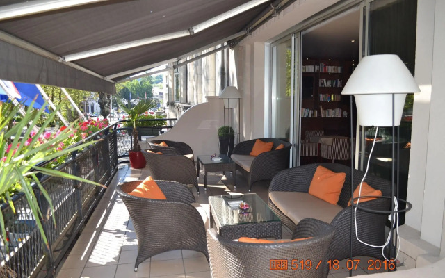 Splendid Hotel Lac d'Annecy - Handwritten Collection