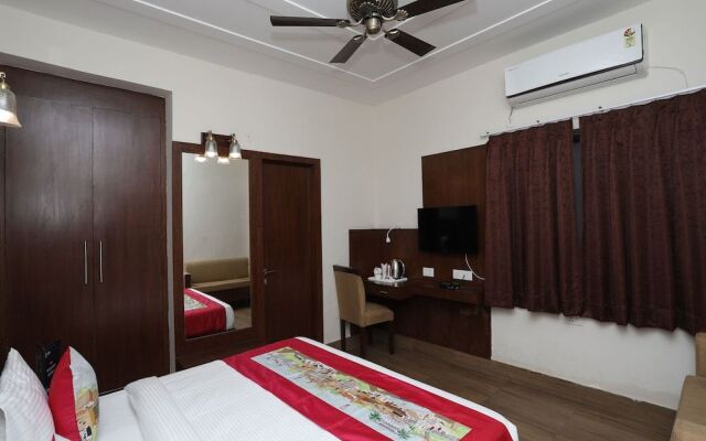 OYO 10380 Hotel The Green Majestic