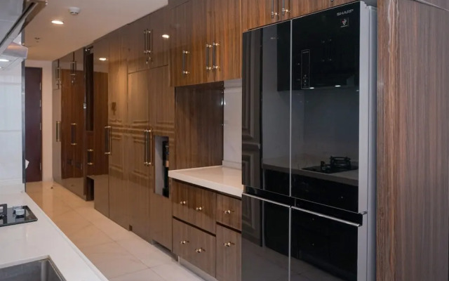 Warm Living 3BR at Sky House BSD Apartment