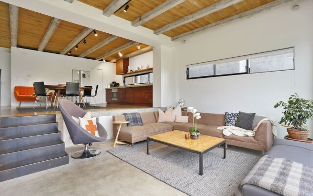 Architectural Parkside Paradise