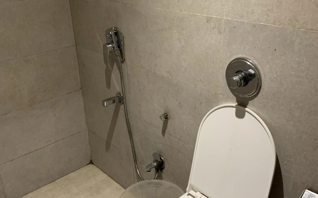 Hotel Riva International - Near Nesco Center