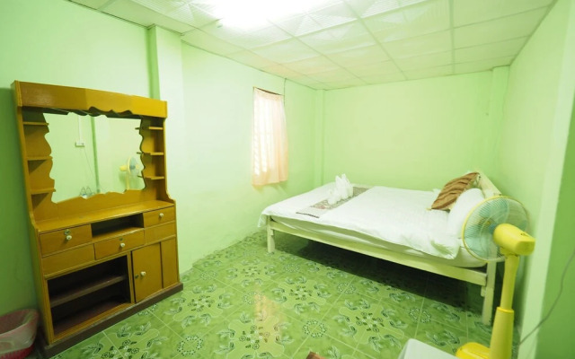 Ram Yai Homestay - Hostel