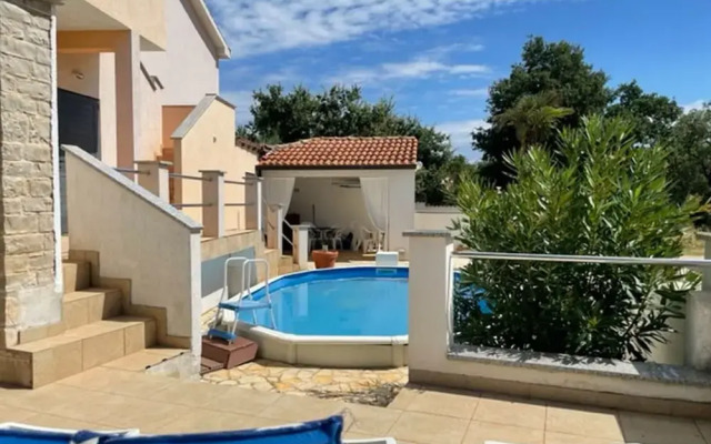 Appealing Apartment With Garden
