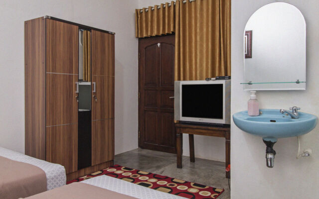 RedDoorz @ Radio Dalam