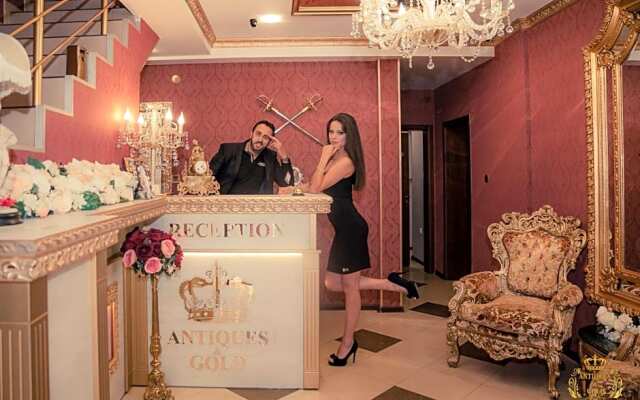 ANTIQUES & GOLD Boutique Hotel